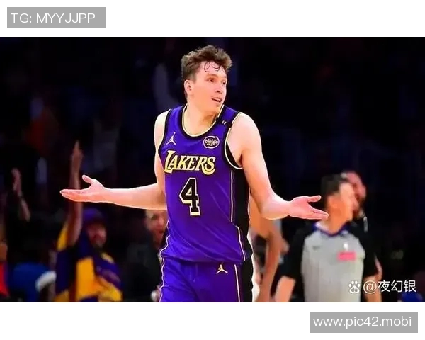 队记：克内克特及其团队已经向湖人管理层提出了交易申请